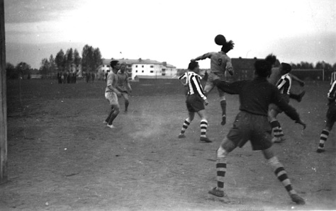 1949FotbollMatchpåÅkersvallen.jpg