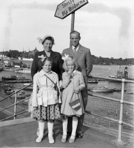 1954Örnsköldsvik=Christinasfrämmandesommarföräldrar.jpg