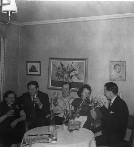 1954PåfesthosElsaoNisse3.jpg