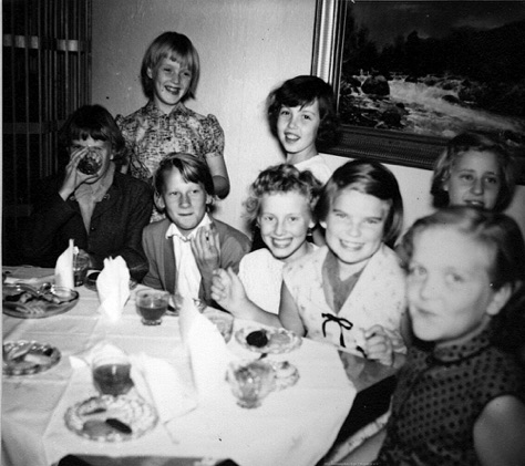 1955FödelsedagskalasRoger7Maggan12år3.jpg