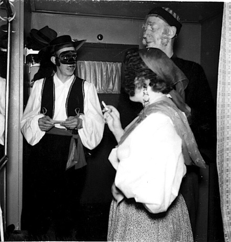 1955PåmaskeradhosAnckarsifebruari6.jpg